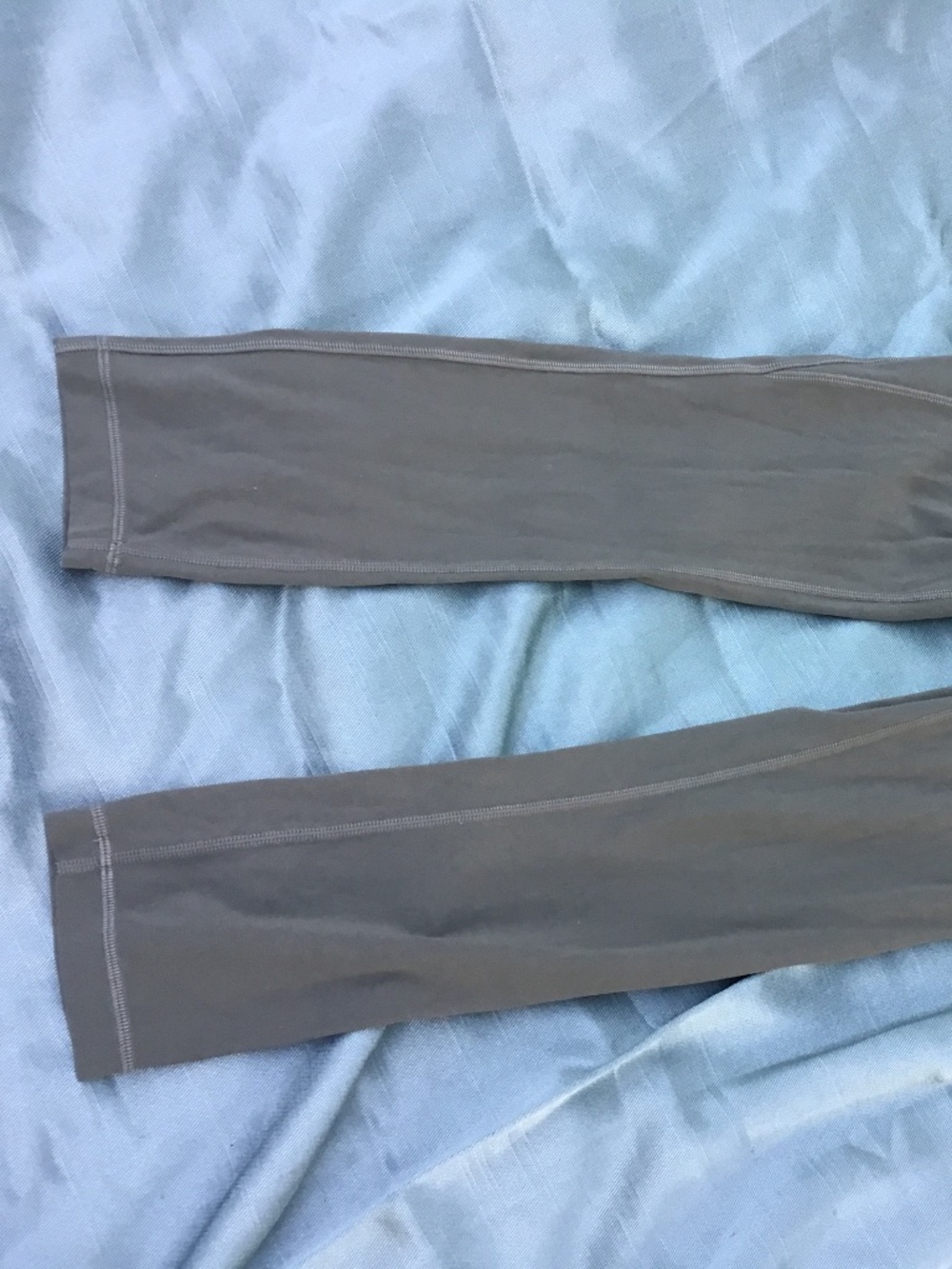 Lululemon size 2 for younger teens olive green leggings - Picture 6 of 9